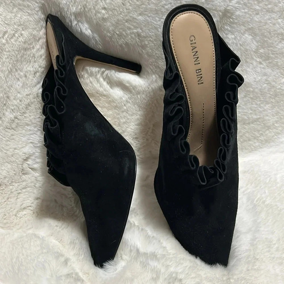 Gianni Bini Ruffled Suede Heels - Picture 4 of 7